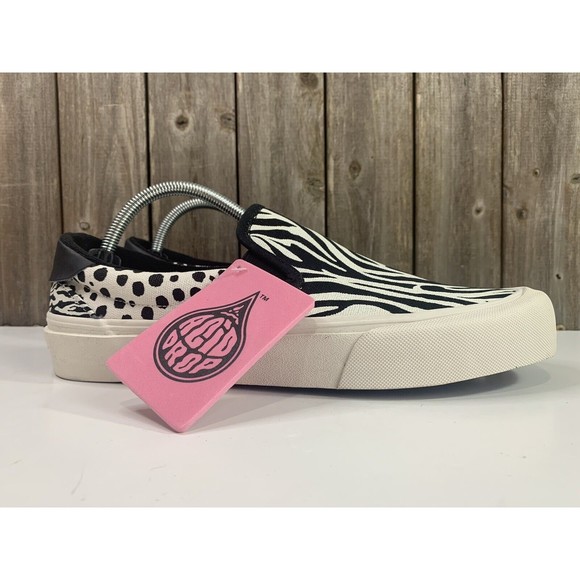 STRAYE Other - STRAYE VENTURA ZEBRA TIGER PRINT  SNEAKERS Slip-on Shoe Mens Size 10